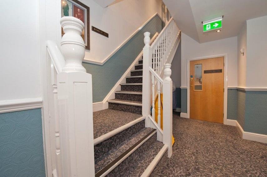 The Portland Hotel Wetherspoon Chesterfield Bagian luar foto